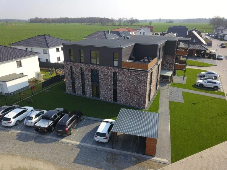 luftbildaufnahme Mehrfamilienhaus Drohnify